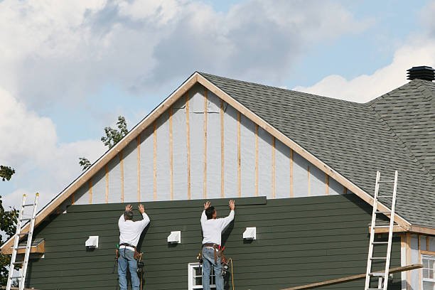 Professional Emergency Siding Repair technician working in West Chicago, IL